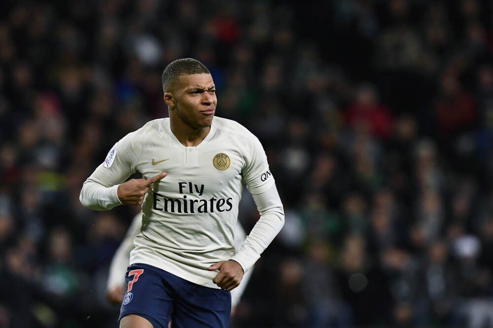 请神成功！热议多尔古凌空抽射：齐达内来了！对不起多尔古尼奥